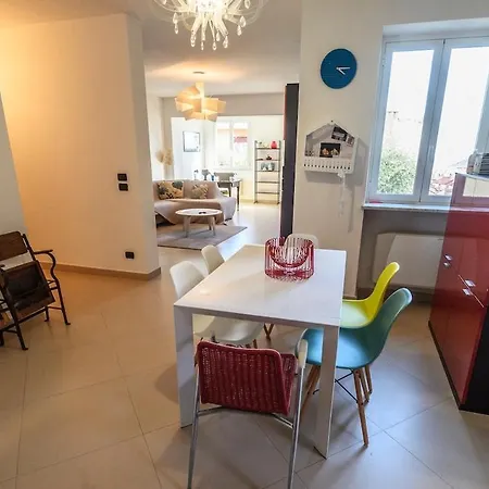 E Terrazza Vista Mare Con Giardino Дом отдыха *