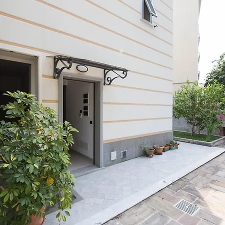 E Terrazza Vista Mare Con Giardino Vakantiehuis Finale Ligure