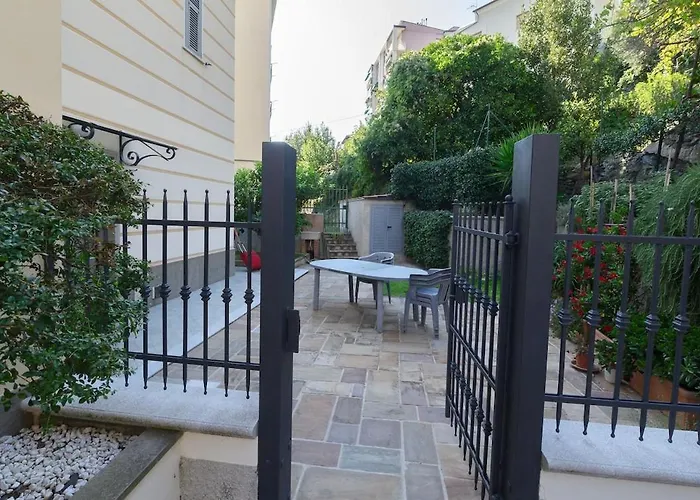 Vakantiehuis E Terrazza Vista Mare Con Giardino Finale Ligure