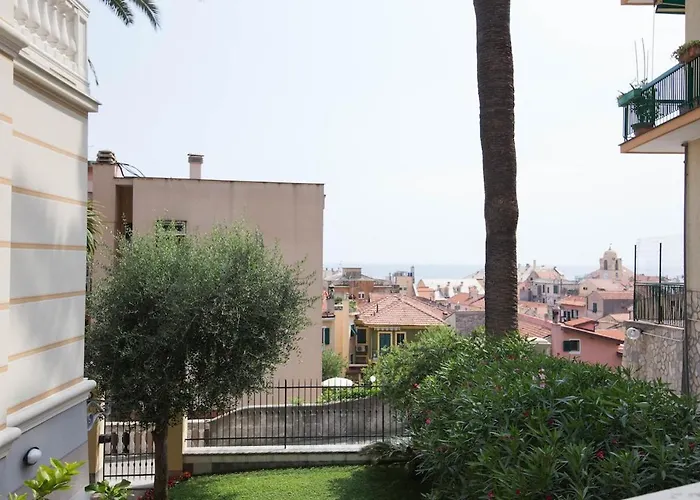 E Terrazza Vista Mare Con Giardino Vakantiehuis